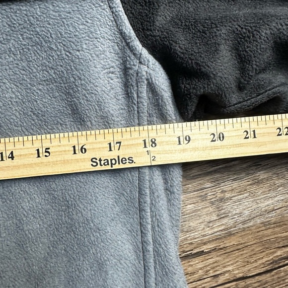 Columbia Black and Gray Performance Fleece Jacket - Picture 6 of 6